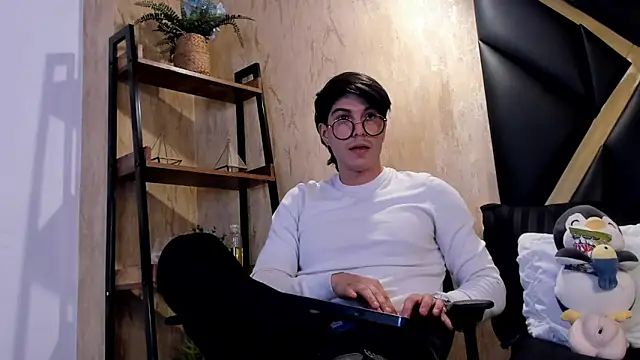 Karimferrer online show from February 2026 04:00:01 AM