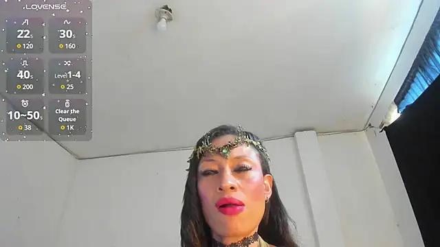 Snapshot of latinaStepmom chatting on October 2025 08:58:01 PM latinaStepmom online show from October 2025 08:58:01 PM