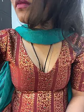 Snapshot of Spicy_sari_girl chatting on December 2024 02:38:01 AM Spicy sari girl online show from December 2024 02:38:01 AM