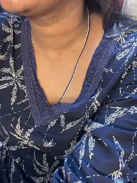 Snapshot of Spicy_sari_girl chatting on November 2025 02:57:01 AM Spicy sari girl online show from November 2025 02:57:01 AM