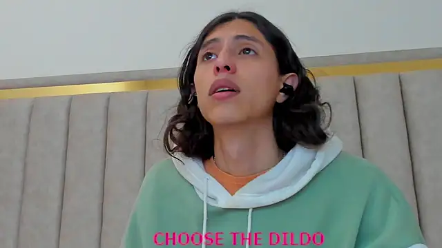 FreyaMoller online show from November 2025 07:36:01 PM