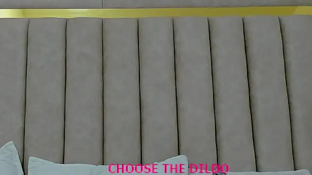 FreyaMoller online show from November 2025 06:52:01 PM