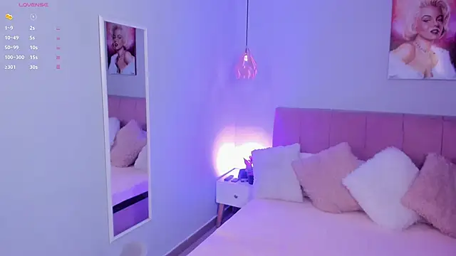 sophie alice  online show from October 2025 01:18:02 PM