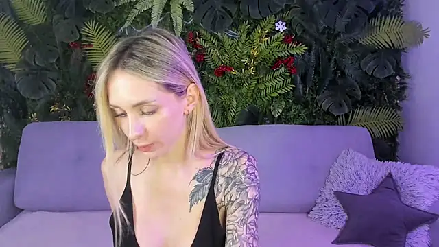 Horny Blond online show from November 2025 09:09:01 AM