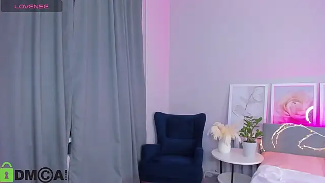 Snapshot of Elis_Fox chatting on February 2025 08:00:01 PM Elis Fox online show from February 2025 08:00:01 PM