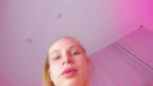 Snapshot of Elis_Fox chatting on March 2025 03:59:02 PM Elis Fox online show from March 2025 03:59:02 PM