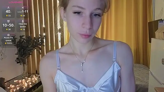 Snapshot of Elis_Fox chatting on October 2025 08:13:02 AM Elis Fox online show from October 2025 08:13:02 AM