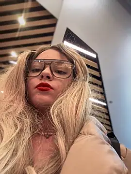 Snapshot of Times__Square chatting on December 2024 11:23:02 AM Times Square online show from December 2024 11:23:02 AM