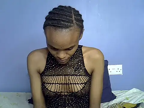 Queen petite  online show from March 2025 07:28:01 PM