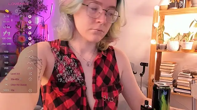 alisahug online show from October 2025 07:55:02 AM