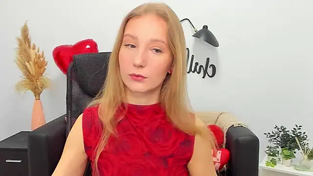 Snapshot of LolaWilsons chatting on February 2025 06:23:01 AM LolaWilsons online show from February 2025 06:23:01 AM