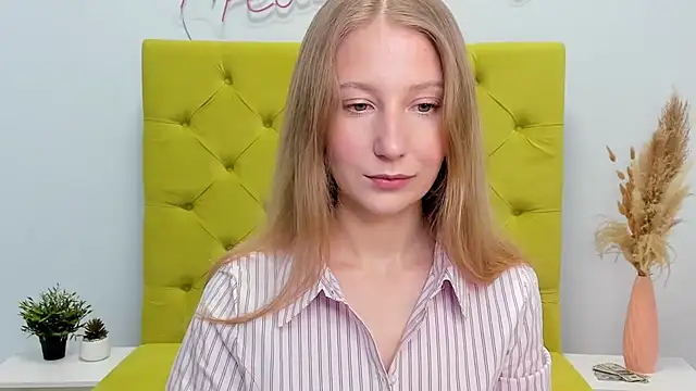 Snapshot of LolaWilsons chatting on February 2026 06:31:01 AM LolaWilsons online show from February 2026 06:31:01 AM