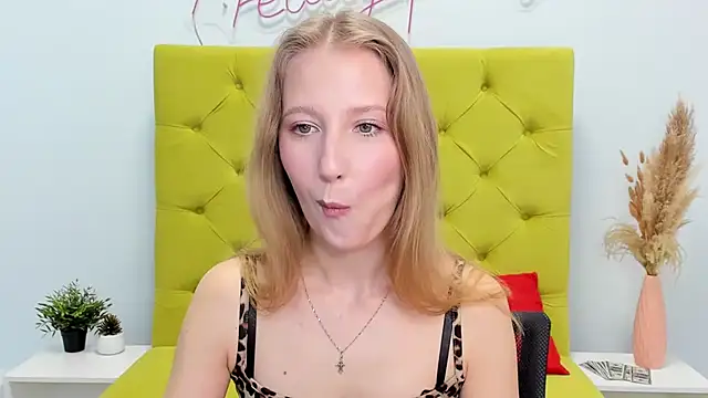 Snapshot of LolaWilsons chatting on March 2026 07:23:01 AM LolaWilsons online show from March 2026 07:23:01 AM