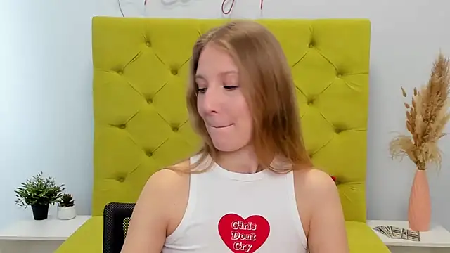 Snapshot of LolaWilsons chatting on March 2026 07:14:02 AM LolaWilsons online show from March 2026 07:14:02 AM