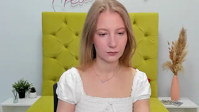 LolaWilsons online show from May 2026 07:24:01 AM
