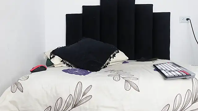 Snapshot of MarcoAlexLatino chatting on February 2025 02:20:02 AM MarcoAlexLatino online show from February 2025 02:20:02 AM