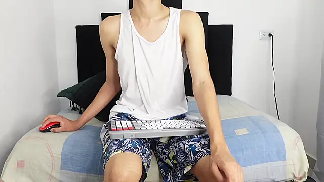 Snapshot of MarcoAlexLatino chatting on March 2025 03:20:01 AM MarcoAlexLatino online show from March 2025 03:20:01 AM