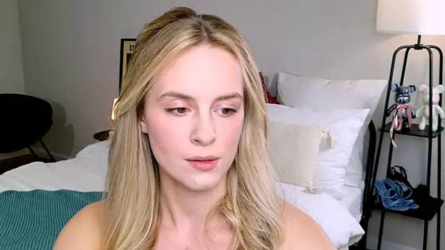 Snapshot of RozzitaBedberry chatting on September 2025 02:00:02 PM RozzitaBedberry online show from September 2025 02:00:02 PM