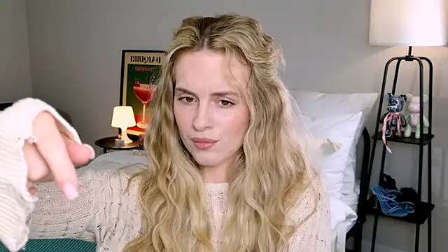 Snapshot of RozzitaBedberry chatting on October 2025 01:09:01 PM RozzitaBedberry online show from October 2025 01:09:01 PM