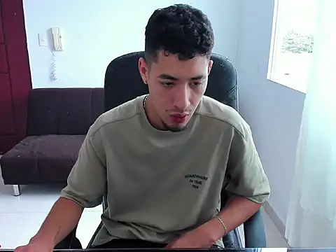 Snapshot of Chandler_ken chatting on October 2025 04:37:01 PM Chandler ken online show from October 2025 04:37:01 PM