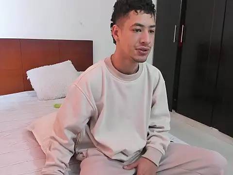 Snapshot of Chandler_ken chatting on October 2025 12:27:02 PM Chandler ken online show from October 2025 12:27:02 PM