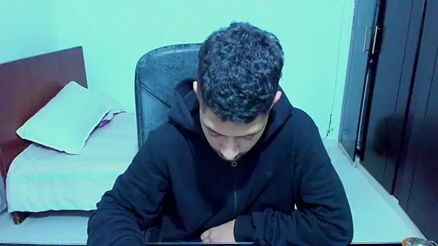 Chandler ken online show from February 2026 01:04:01 AM