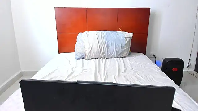 Chandler ken online show from February 2026 12:43:02 PM