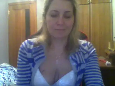 Snapshot of IrinaB1 chatting on January 2025 04:05:01 PM IrinaB1 online show from January 2025 04:05:01 PM