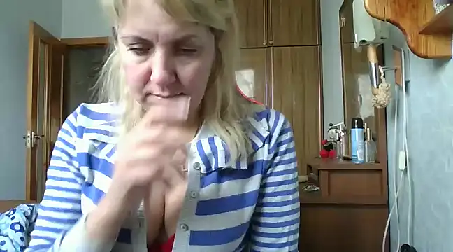 Snapshot of IrinaB1 chatting on February 2025 07:44:01 AM IrinaB1 online show from February 2025 07:44:01 AM