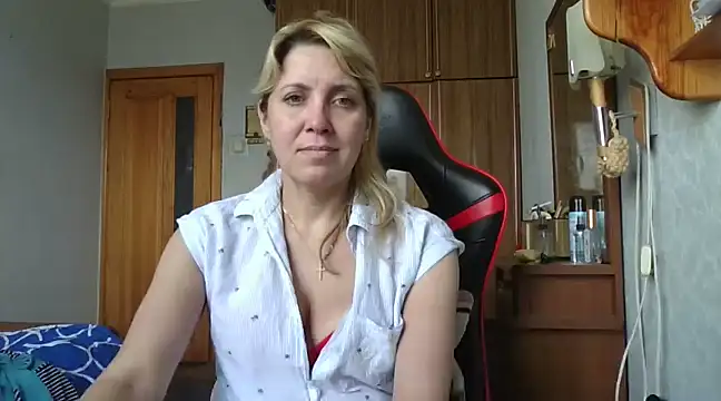 Snapshot of IrinaB1 chatting on March 2025 08:21:02 AM IrinaB1 online show from March 2025 08:21:02 AM