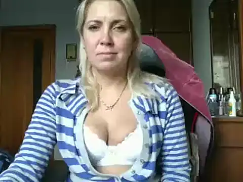 Snapshot of IrinaB1 chatting on October 2025 05:50:01 AM IrinaB1 online show from October 2025 05:50:01 AM