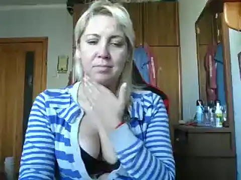 Snapshot of IrinaB1 chatting on October 2025 06:08:01 AM IrinaB1 online show from October 2025 06:08:01 AM