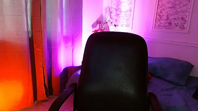 Snapshot of Susana_hank2 chatting on February 2025 08:14:02 PM Susana hank2 online show from February 2025 08:14:02 PM