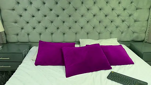 Snapshot of SamantaG chatting on October 2025 01:46:02 PM SamantaG online show from October 2025 01:46:02 PM