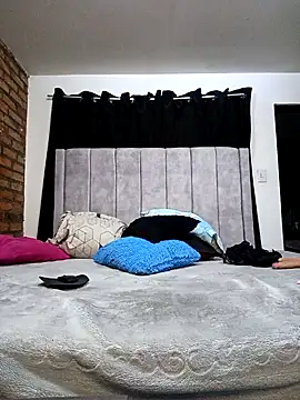 valenthottie online show from June 2026 12:53:02 AM