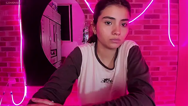 Maddie kin online show from October 2025 03:39:02 AM