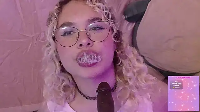 Haelycute online show from May 2026 11:32:01 PM