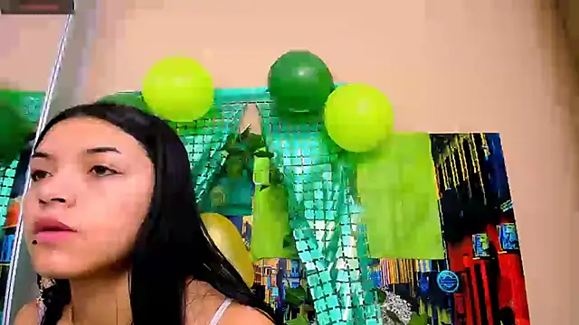 Snapshot of CristalLoren chatting on March 2025 11:42:01 AM CristalLoren online show from March 2025 11:42:01 AM