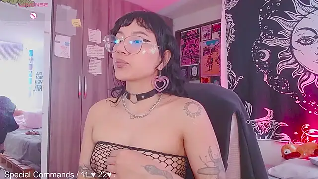 melissahowl online show from November 2025 05:56:02 PM