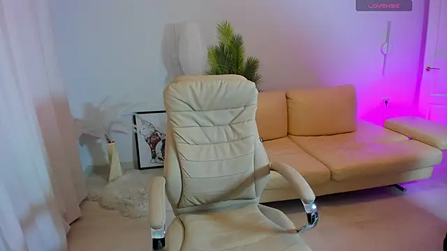 Daniela Kitty  online show from May 2026 08:40:02 AM