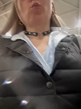 Crazy-Rosa online show from February 2025 01:35:02 PM