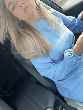 Snapshot of Crazy-Rosa chatting on March 2026 06:06:01 AM Crazy-Rosa online show from March 2026 06:06:01 AM