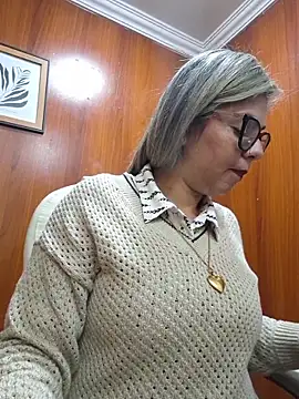 Snapshot of Cata_Office-12 chatting on September 2025 03:38:01 PM Cata Office-12 online show from September 2025 03:38:01 PM