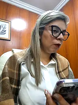 Snapshot of Cata_Office-12 chatting on September 2025 08:35:02 PM Cata Office-12 online show from September 2025 08:35:02 PM