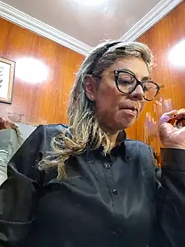 Snapshot of Cata_Office-12 chatting on October 2025 01:56:02 PM Cata Office-12 online show from October 2025 01:56:02 PM