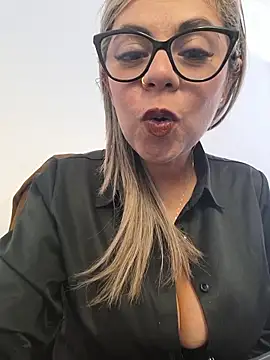 Snapshot of Cata_Office-12 chatting on November 2025 02:49:02 PM Cata Office-12 online show from November 2025 02:49:02 PM