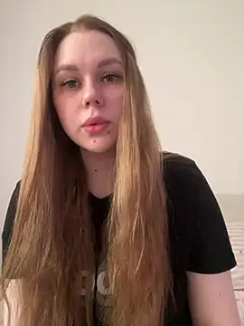 Snapshot of Marylallka5 chatting on July 2026 07:02:02 AM Marylallka5 online show from July 2026 07:02:02 AM