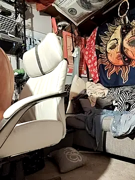 Snapshot of Gillygilly76 chatting on October 2025 01:28:01 AM Gillygilly76 online show from October 2025 01:28:01 AM