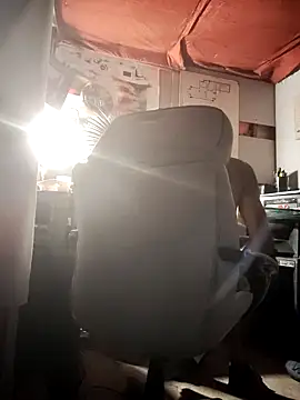 Snapshot of Gillygilly76 chatting on October 2025 09:43:02 AM Gillygilly76 online show from October 2025 09:43:02 AM