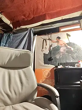 Snapshot of Gillygilly76 chatting on October 2025 04:36:01 AM Gillygilly76 online show from October 2025 04:36:01 AM